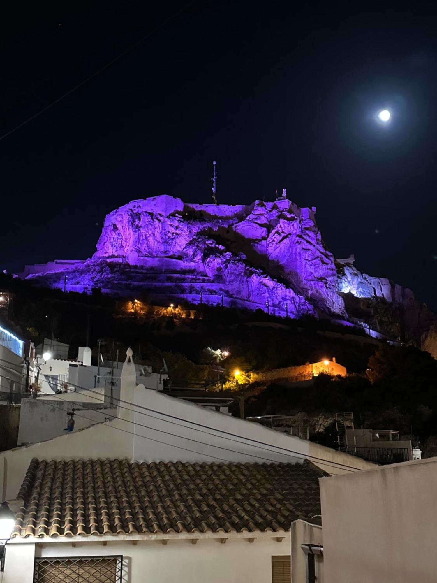 Nuevo Casco Antiguo, Playa Y Castillo Alicante Luaran gambar